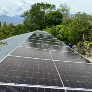 Instalación fotovoltaica real en Teculután, Zacapa